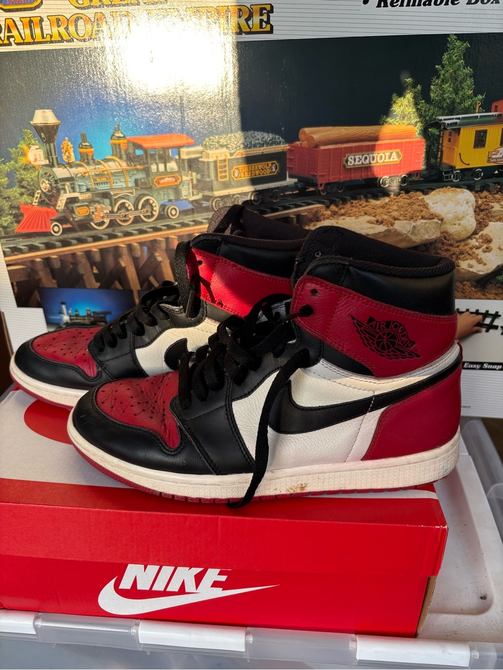Nike High-Top Sneakers in Black and Red Detailing